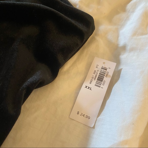 Black crushed velvet tank top - Picture 3 of 4